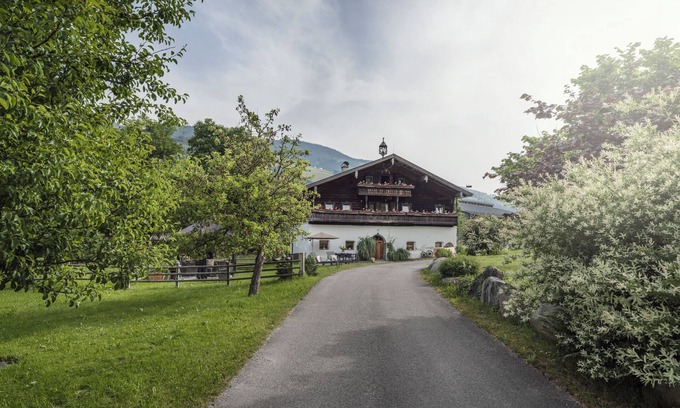 Taxenbach Chalet De Esquí | Chalet "Wolfbachgut" con vistas a la montaña y sauna