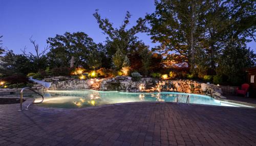 Lampe Casa | Chalets Resort LAKEFRONT Cottage Free Amenities Amazing views Kayaks 2 Pools