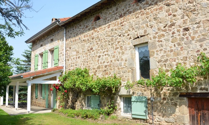Saint-Pal-De-Mons Cabaña | Casa Rural Renovada con Actividades al Aire Libre, WiFi y Espacio para Teletrabajo
