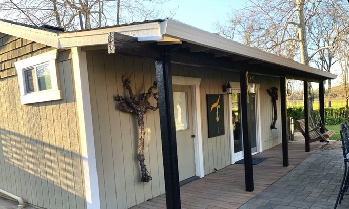 Santa Rosa Cabaña | Chalk Hill Cottage Wine Country Getaway/Quiet Vineyard View
