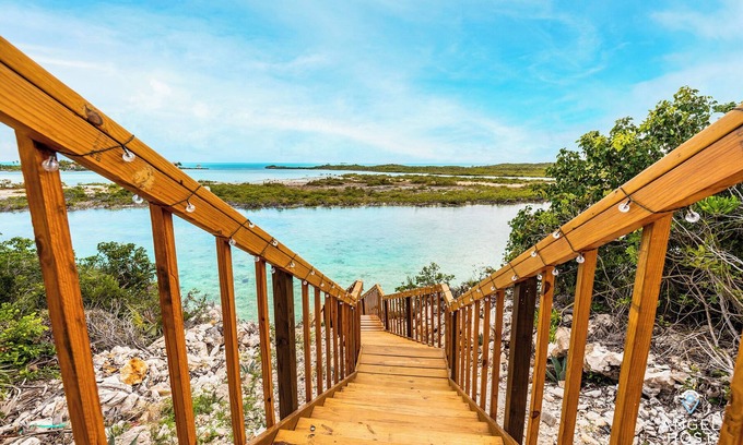 Ocean Point Apartamento | Chalk Sound Beach Residences