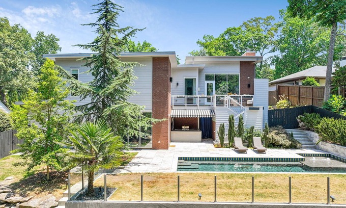 Lavista Park Casa | Chamblee's Modern Ultra Custom-built home