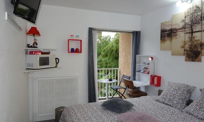 Bascule - Oratoire Casa | Chambre 1 PERSONNE et STUDIO 1 personne Avec Entrée Libre et Salle de Bain Privée