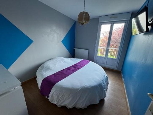 Lamballe Casa | Chambre avec lit rond insolite proche gare TGV