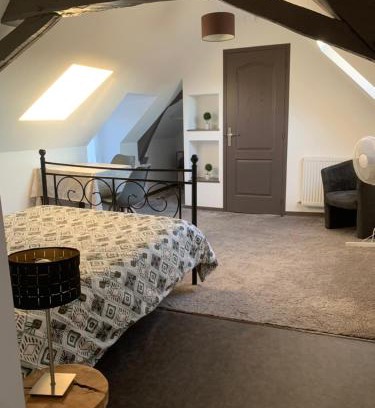 La Menitre Apartamento | Chambre chaleureuse avec accès indépendant et sanitaires indépendants