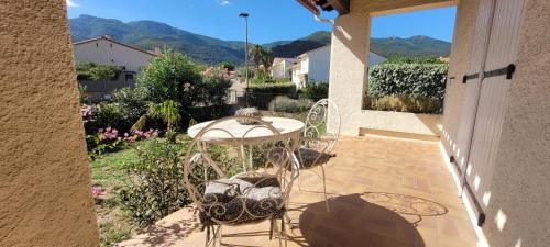 Laroque-des-Alberes Casa | Chambre climatisée entre mer et montagne, avec SDB et WC privatifs
