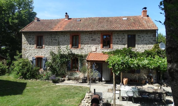 Saint-Priest-des-Champs Cama Y Desayuno | Chambre d'hôtes paradis lasciouve
