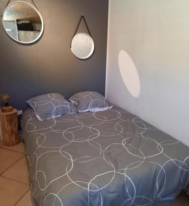 Martignas-Sur-Jalle Apartamento | Chambre d'hôte indépendante près de la jalle