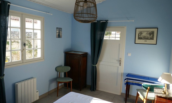 Loix Casa | Chambre D'hôte Indépendante, au Milieu D'un Jardin Arboré