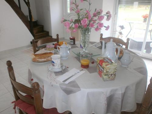 Roz-Landrieux Cama Y Desayuno | Chambre d'hôtes La Haie