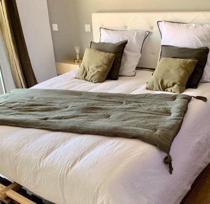 Patrimonio Cama Y Desayuno | Chambre de charme AnghJjulina
