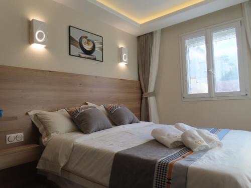 Bondy Casa | Chambre deux personnes avec salle de bain privative
