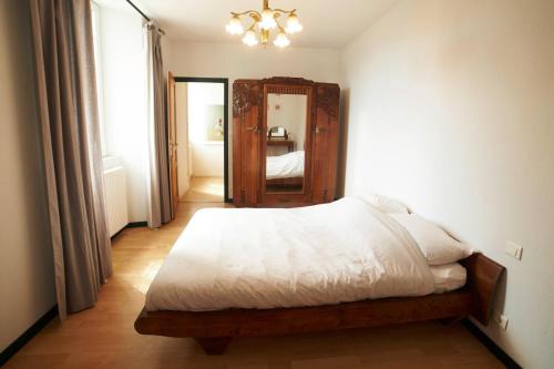 Sainte-Marie-du-Mont Cama Y Desayuno | Chambre Du Coq à la Ferme de Franqueville