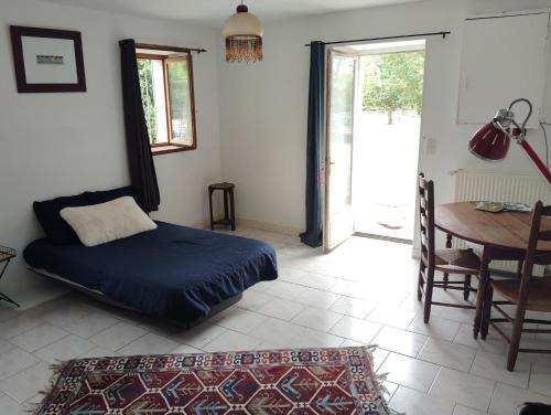 Saint-Valerien Casa | Chambre du Prieuré