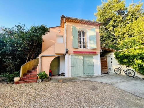 Lezignan-la-Cebe Casa | Chambre indépendante à Lezignan-la-Cèbe