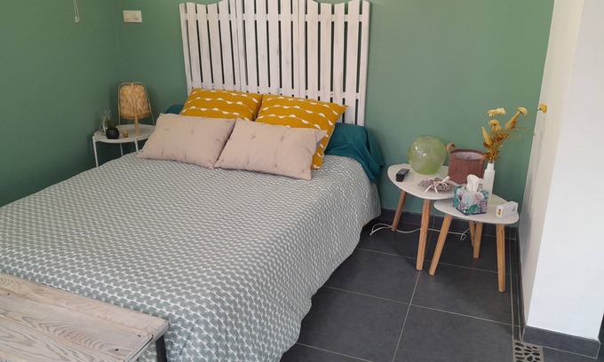 Saint-Thibery Cama Y Desayuno | Chambre Indépendante Près des Plages