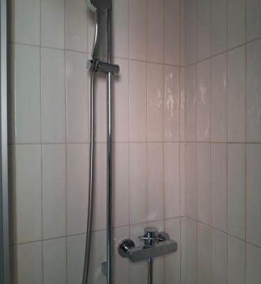 Morges Casa | Chambre indépendante à louer avec lit double, WC et salle de bain privatifs