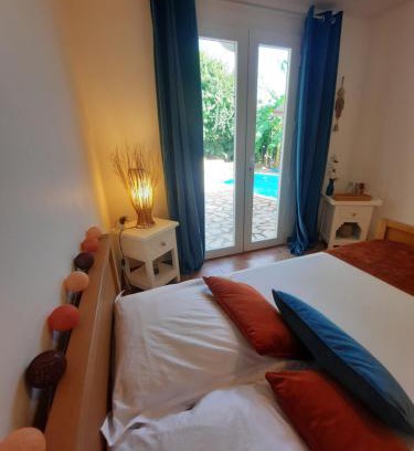 Le Marin Cama Y Desayuno | Chambre indépendante donnant sur piscine