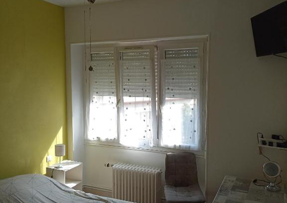 Le Creusot Casa | Chambre meublée au cœur de ville - chez l'habitant
