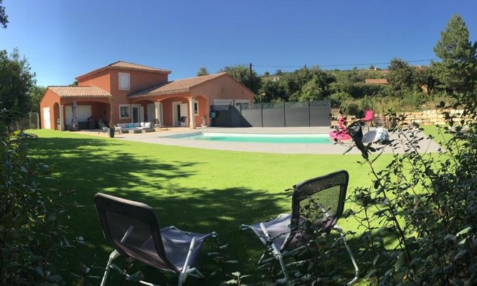 Saint-Saturnin-les-Apt Casa | Chambre privée indépendante au cœur du Luberon