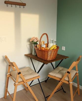 Plouguerneau Cama Y Desayuno | Chambre privée 350 m de la mer et proche et gr34 avec coin repas et micro onde