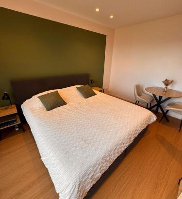 Bernister Casa | Chambre privée avec salle de bain - accès entièrement privé