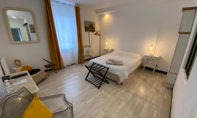 Argenton-sur-Creuse Cama Y Desayuno | Chambre & salle de bain privée - LV 33