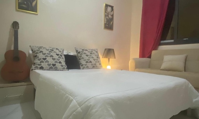 Ngor Casa | Chambre spacieuse propre et serviettes