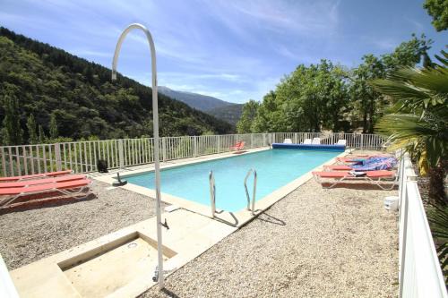 Plaisians Hotel | Chambre une fenêtre sur le Ventoux la Clue