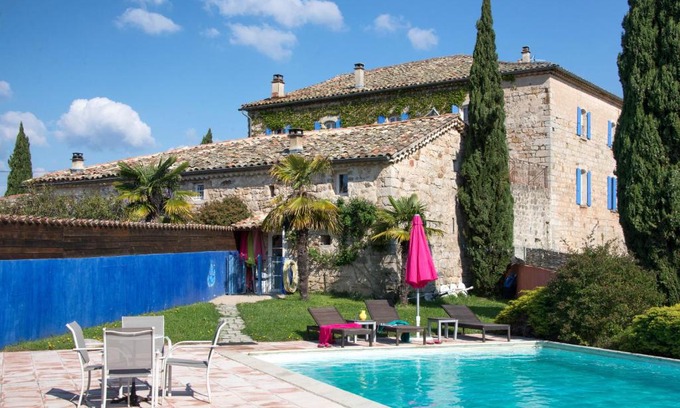 Rosieres Casa | Chambres d'Hôtes et Gîtes Le Mas Bleu & Spa Resort