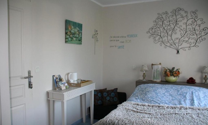 Thaims Casa | chambres de retour aux sources connectees 1 et 2