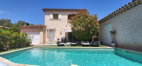 Boulouris-sur-Mer Casa | Chambres privées dans Villa des Lauriers