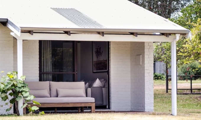 Margaret River Casa | Chambr\xE9 Estate Malbec - experience elegant luxury