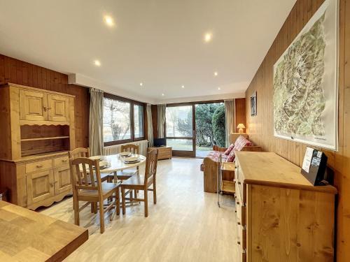 Chamonix City Centre Apartamento | Chamonix: Appt 2P, 4 pers, terrasse, parking, proche centre et télécabine - FR-1-507-26