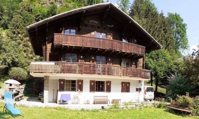 Champery Apartamento | Champéry (CH) conf apart todo el año 4-5p. en chalet de madera, magnífica vista!