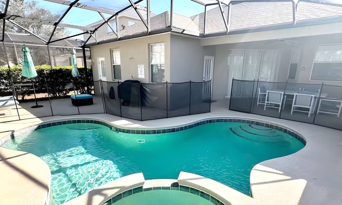 Haines City Casa | Champions retreat - Fantastic 5-bed pool home with jacuzzi spa in Haines City