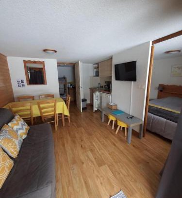 Chamrousse Apartamento | Chamrousse 1700 - Asters A03 (Rez de Jardin, Terrasse plein sud)