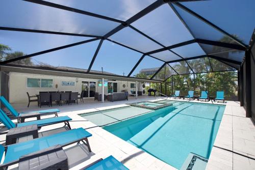Mid Island Casa | Changes In Latitudes by Sun Palace Vacations