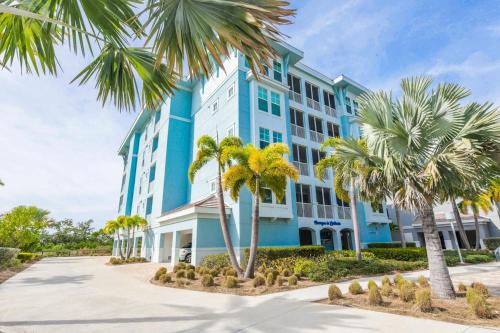 Whitney Beach Casa | Changes in Latitude 403