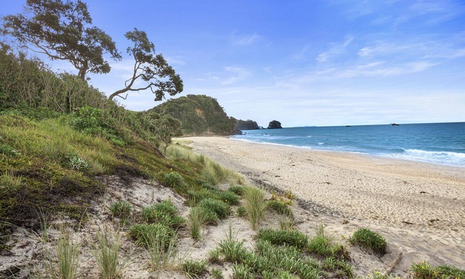 Whiritoa Casa | Changing Sands - Whiritoa Holiday Home