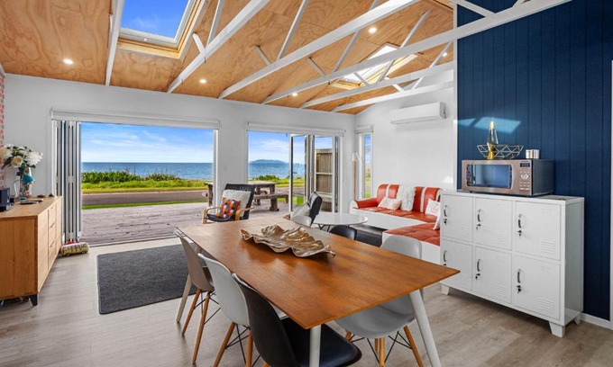 Whiritoa Casa | Changing Sands - Whiritoa Holiday Home