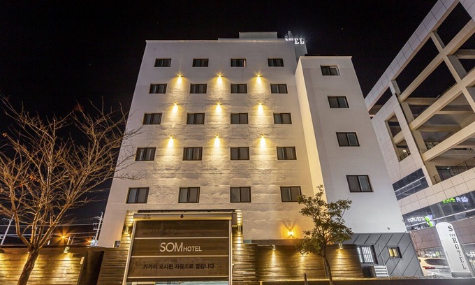 Jinhae-daero Hotel | Changwon Jinhae Som