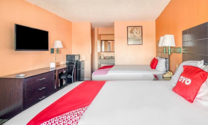 Channelview Casa | Channelview Getaway! 4 Comfortable Units, Free Parking, Pet-friendly Property!