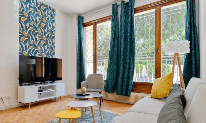 Les Cinq Avenues Apartamento | CHAPE-LargeT5 6 min walk from the Cinq Avenue metro station