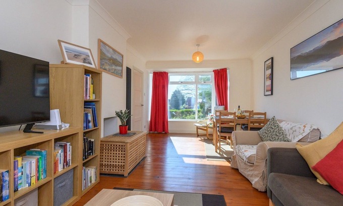 Roundhay Casa | Chapel Allerton Family Bliss - Near Roundhay Park | Pass the Keys