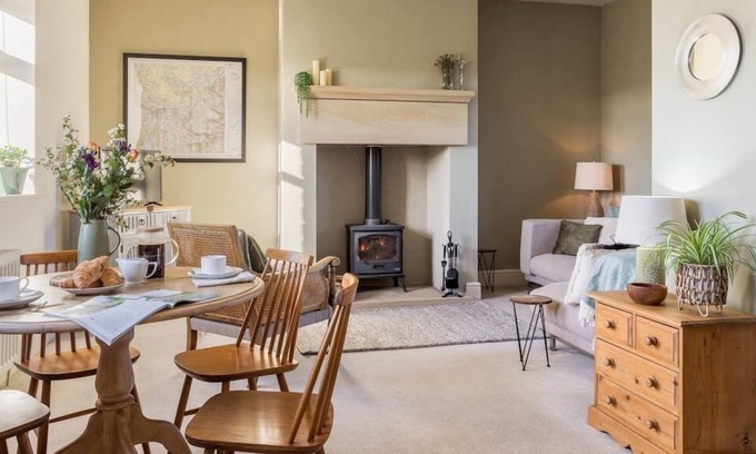 Ogden Casa | Chapel Cottage - Luxury Country Retreat