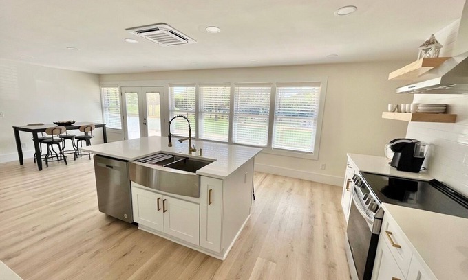 Arcadia Casa | Chapel Farm 4br house in Spartanburg, sleeps 12.