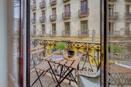 Centro de Pamplona Apartamento | Chapitela 24 by Clabao