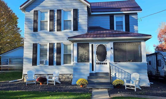Seneca Falls Casa | Chapland House 4 Bdrm Getaway in FLX Wine Country