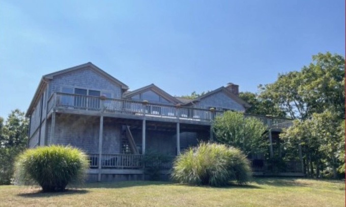 Edgartown Casa | Chappaquiddick Retreat, close to Edgartown Village & Chappy Ferry with WaterView
